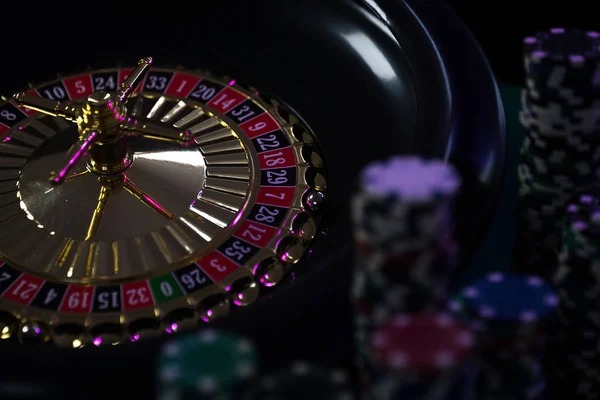 Live dealer rolling three dice at ceri711 Dice Game table